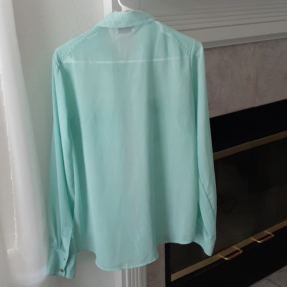 Shirt - Picture 5 of 6